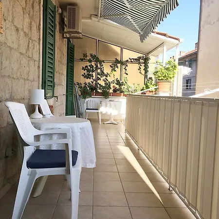 Klarina Apartment *