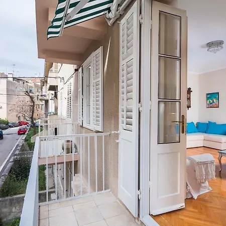 アパート Klarina